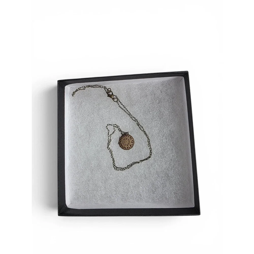 Tiny Vintage Locket Pendant Necklace, Gold & Silver Tone Metal Cable Chain - Picture 4 of 4